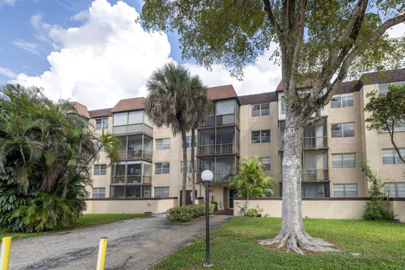1 bedroom Condominium at 7300 NW 17th Street #105, Omega Condo No 4, Plantation — photo 2