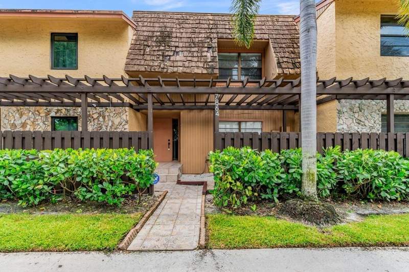 3 bedroom Townhouse at 7864 NW 12th Street, Villas Of Plantation, Plantation — photo 2