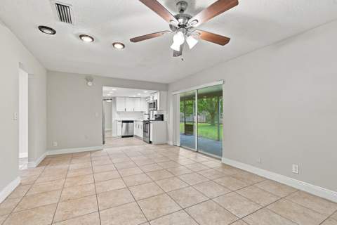 12758 Guilford Circle, Wellington FL - photo 6 of 28