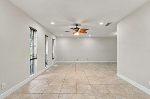 12758 Guilford Circle, Wellington FL - photo 10 of 28