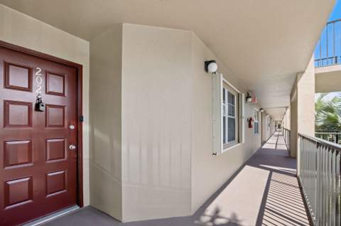300 SW 130th Terrace #202B, Pembroke Pines FL - photo 21 of 41