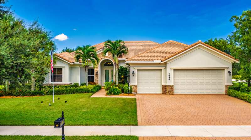 4 bedroom Single Family Residence at 7656 SE Ravissant Drive, Tres Belle, Stuart — photo 1