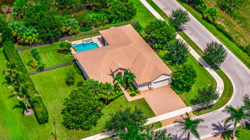 4 bedroom Single Family Residence at 7656 SE Ravissant Drive, Tres Belle, Stuart — photo 3