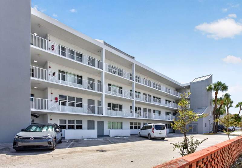 1 bedroom Condominium at 2840 NE 14th Street Causeway #109, Harbors Edge, Pompano Beach — photo 2