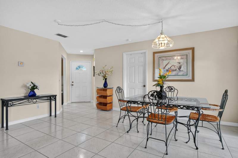 2 bedroom Condominium at 1120 Swan Lake Circle #1402, Westbrook Isles Condominium, Port St. Lucie — photo 4