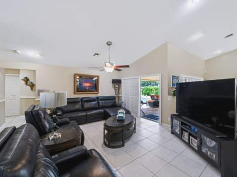 6001 Wedgewood Village Circle, Lake Worth FL - photo 10 of 38