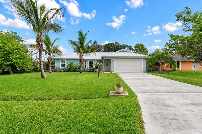 3 bedroom Single Family Residence at 2321 SE Maslan Avenue, Port St Lucie Section 30, Port St. Lucie — photo 1