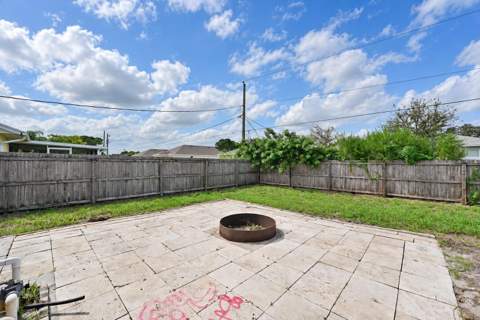 441 SE Guava Terrace, Port St. Lucie FL - photo 10 of 39
