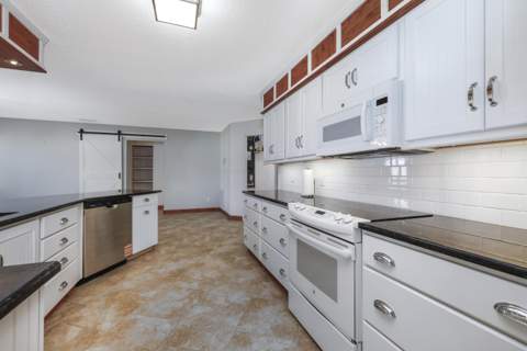 1617 SE North Blackwell Drive, Port St. Lucie FL - photo 10 of 40