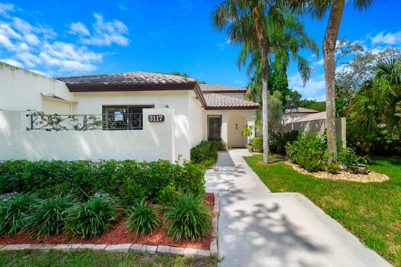 2 bedroom Townhouse at 3117 Kingswood Terrace, Windwood Unit I, Boca Raton — photo 1
