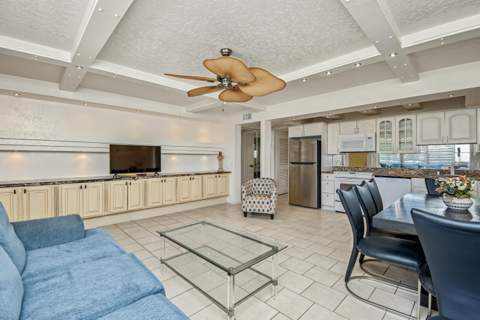 2012 Ashby C #2012, Deerfield Beach FL - photo 8 of 25