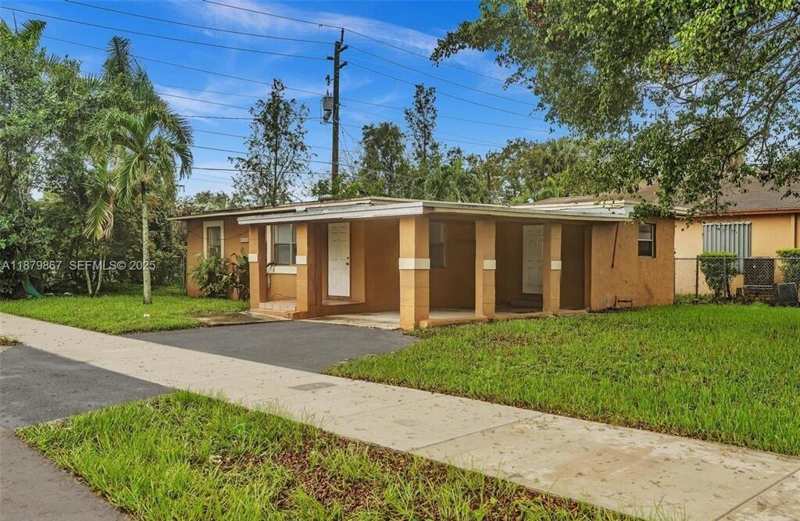 3 bedroom Single Family Residence at 2800 NW 6th Court, Washington Park Third Add, Fort Lauderdale — photo 1