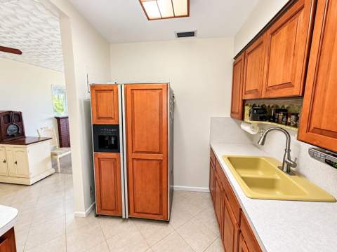 110 SE 3rd Avenue, Boynton Beach FL - photo 7 of 14