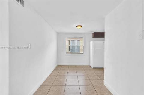 2800 NW 6th Court, Fort Lauderdale FL - photo 10 of 35