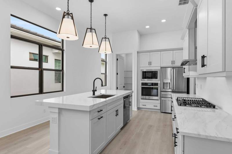 3 bedroom Single Family Residence at 382 SE Via Sangro, Tesoro Preserve Plat No 2, Port St. Lucie — photo 5
