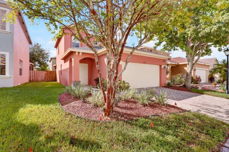 2 bedroom Single Family Residence at 9323 Breakers Row, Palm Breezes Club, Fort Pierce — photo 1