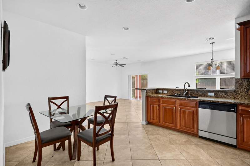 2 bedroom Single Family Residence at 9323 Breakers Row, Palm Breezes Club, Fort Pierce — photo 4
