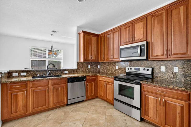 2 bedroom Single Family Residence at 9323 Breakers Row, Palm Breezes Club, Fort Pierce — photo 5