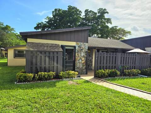 504 Briarwood Circle #1-54, Hollywood FL - photo 7 of 59