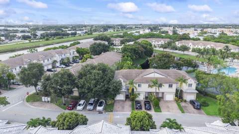 2022 Island Drive, Riviera Beach FL - photo 22 of 37