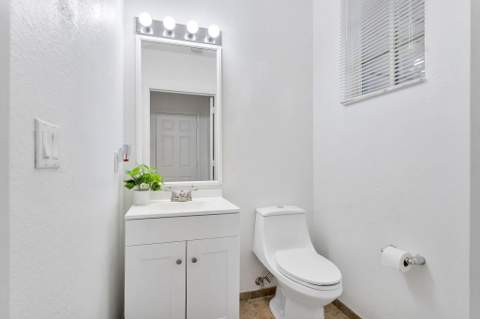 2022 Island Drive, Riviera Beach FL - photo 16 of 37