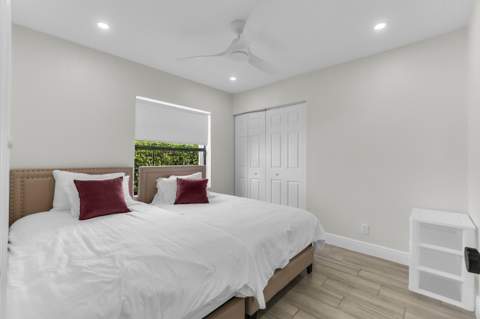 10131 Camelback Lane, Boca Raton FL - photo 13 of 29