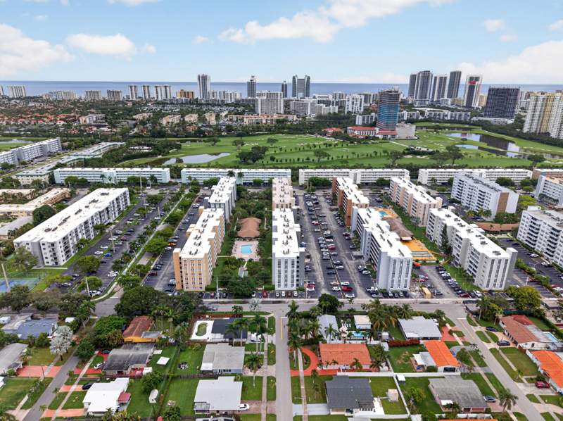 2 bedroom Condominium at 610 NE 12th Avenue #601, Meadowbrook Towers Condo G, Hallandale Beach — photo 2