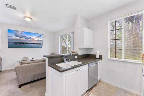 2022 Island Drive, Riviera Beach FL - photo 6 of 37