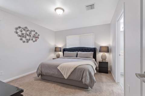 2022 Island Drive, Riviera Beach FL - photo 11 of 37