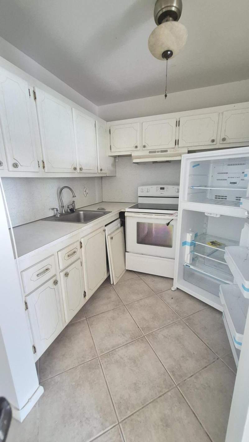 1 bedroom Condominium at 79 Canterbury D, Canterbury D, West Palm Beach — photo 2