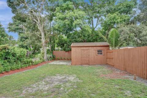 5073 SW 28th Avenue, Dania Beach FL - photo 7 of 72