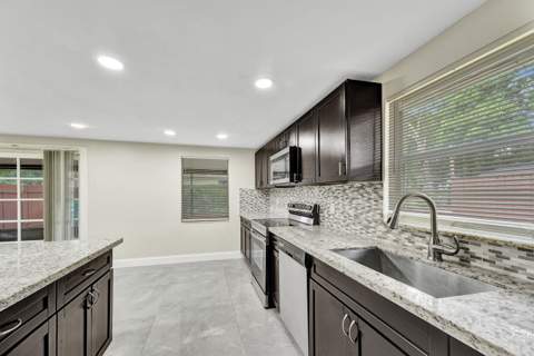 5073 SW 28th Avenue, Dania Beach FL - photo 22 of 72