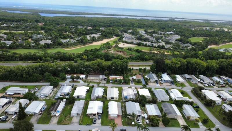 2 bedroom Manufactured Home at 7337 SE Swan Avenue, Ridgeway, Hobe Sound — photo 2