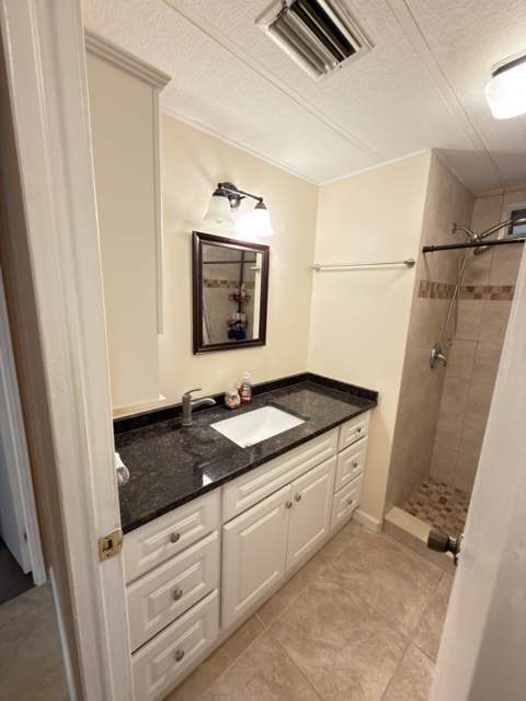 7337 SE Swan Avenue, Hobe Sound FL - photo 6 of 63