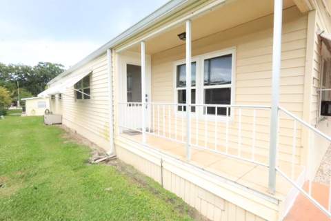 7337 SE Swan Avenue, Hobe Sound FL - photo 9 of 63