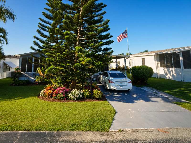 2 bedroom Mobile Home at 4748 SE Balsawood Terrace, Palmlake Gardens & Estates, Stuart — photo 1
