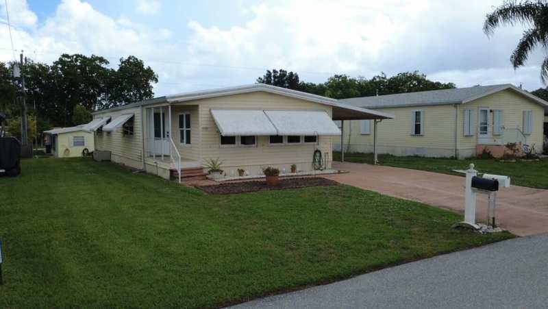 2 bedroom Manufactured Home at 7337 SE Swan Avenue, Ridgeway, Hobe Sound — photo 1