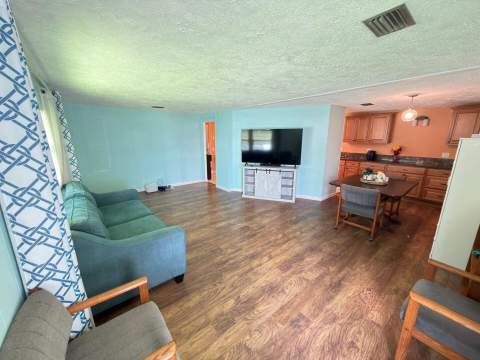 7337 SE Swan Avenue, Hobe Sound FL - photo 10 of 63