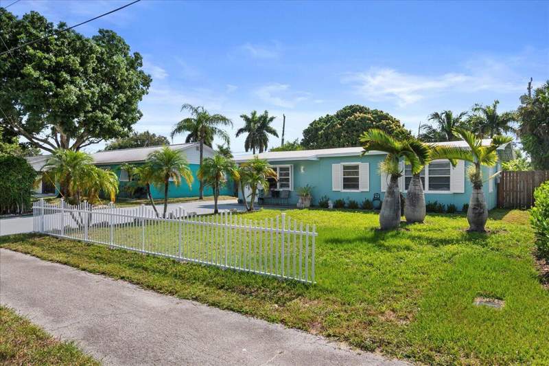 3 bedroom Single Family Residence at 503 N Pennock Lane, Eastview Manor, Jupiter — photo 2