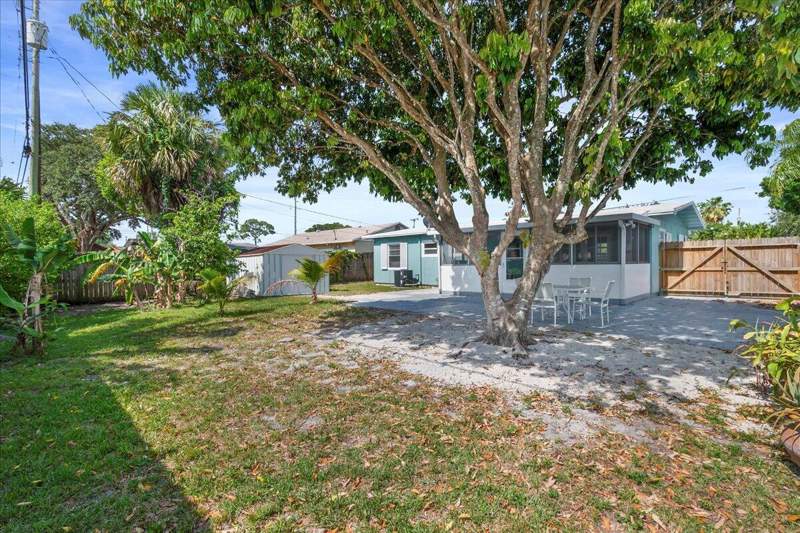 3 bedroom Single Family Residence at 503 N Pennock Lane, Eastview Manor, Jupiter — photo 4