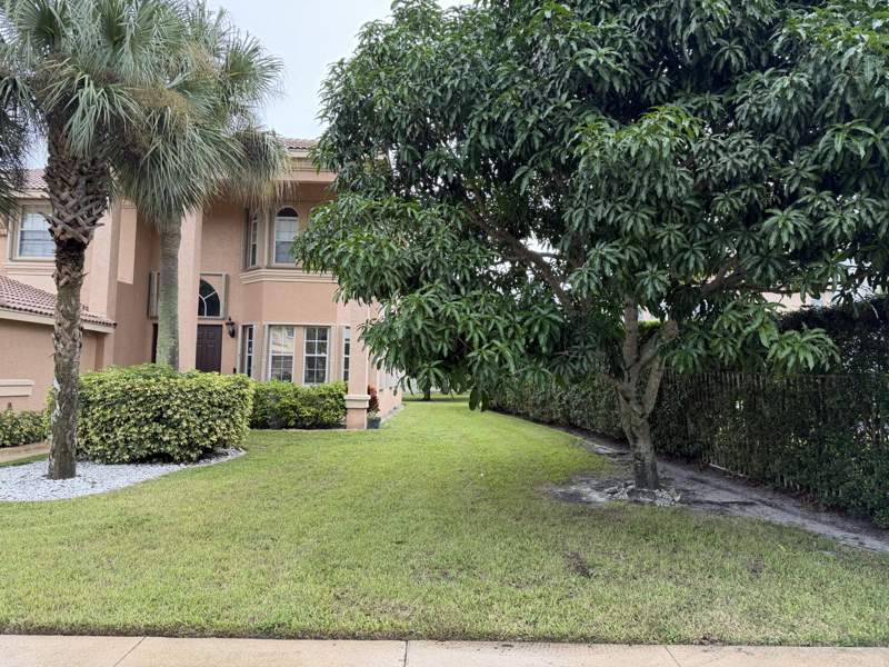 5 bedroom Single Family Residence at 2243 Ridgewood Circle, Madison Green 1 Pars F And J, Royal Palm Beach — photo 3