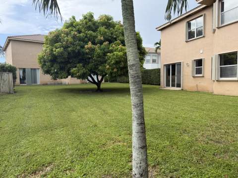 2243 Ridgewood Circle, Royal Palm Beach FL - photo 9 of 45