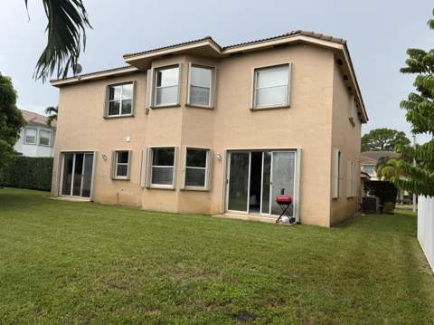 2243 Ridgewood Circle, Royal Palm Beach FL - photo 10 of 45