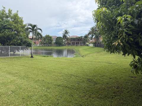 2243 Ridgewood Circle, Royal Palm Beach FL - photo 11 of 45