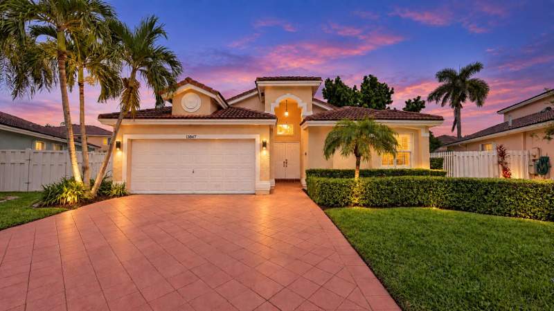 3 bedroom Single Family Residence at 13847 NW 22nd Court, Sawgrass Preserve, Sunrise — photo 4