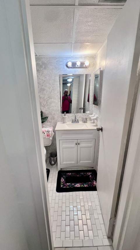 1040 Country Club Drive #306, Margate FL - photo 12 of 34