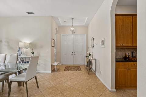 127 Palm Beach Plantation Boulevard, West Palm Beach FL - photo 9 of 40