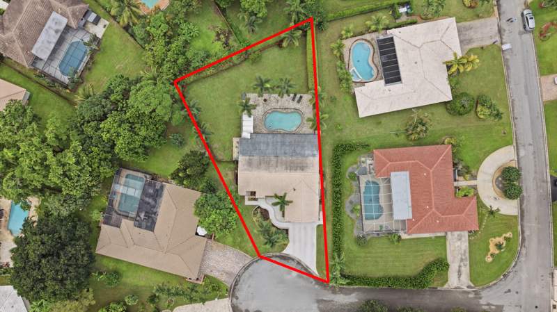 3 bedroom Single Family Residence at 8553 NW 8th Court, Ramblewood South, Coral Springs — photo 4
