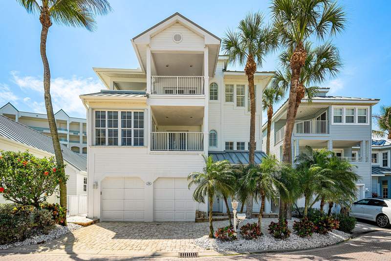 4 bedroom Single Family Residence at 130 Jupiter Key Road, Jupiter Key, Jupiter — photo 2