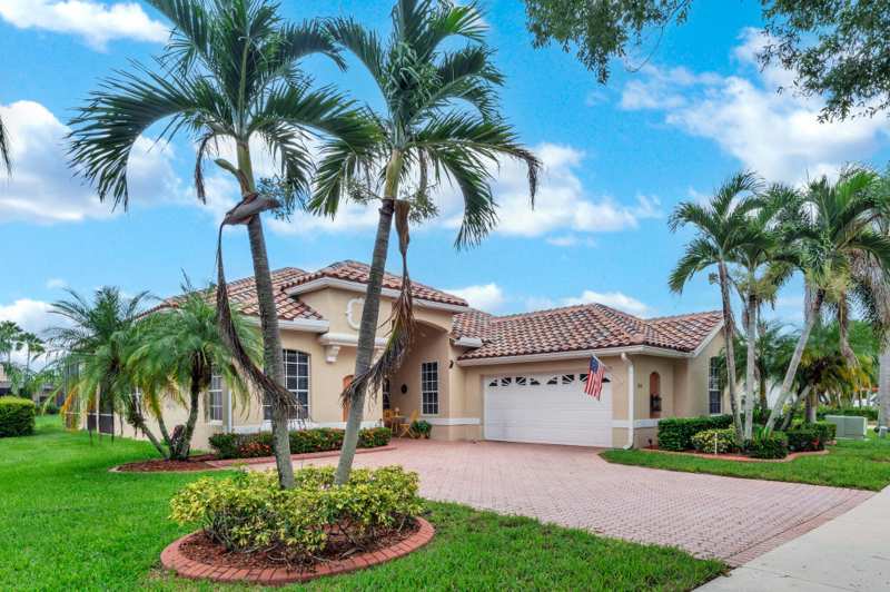3 bedroom Single Family Residence at 700 SW Lake Charles Circle, Lake Charles Phase 3A, Port St. Lucie — photo 1